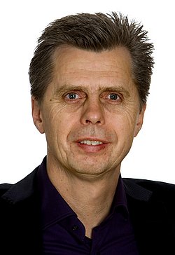 Portrait of Professor Bo Jacobsson with neutral background.
