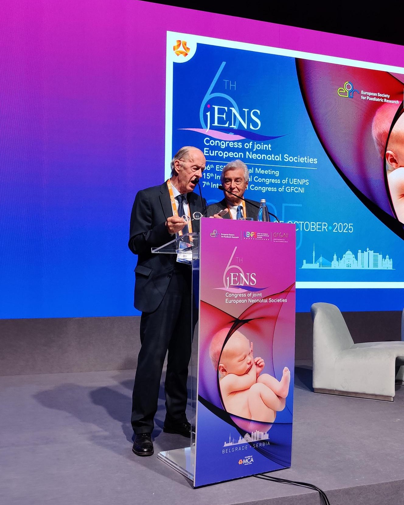 Georg Simbruner receiving the UENPS Award at the ceremony honoring neonatal care leaders at jENS 2025 congress in Belgrade, Serbia
